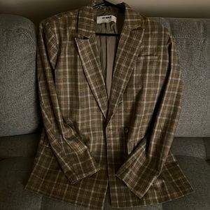 Medium . Purchased from Vici.